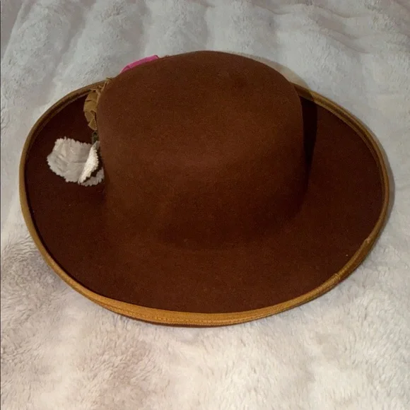 100% WOOL Brown Felt Women display picture 2